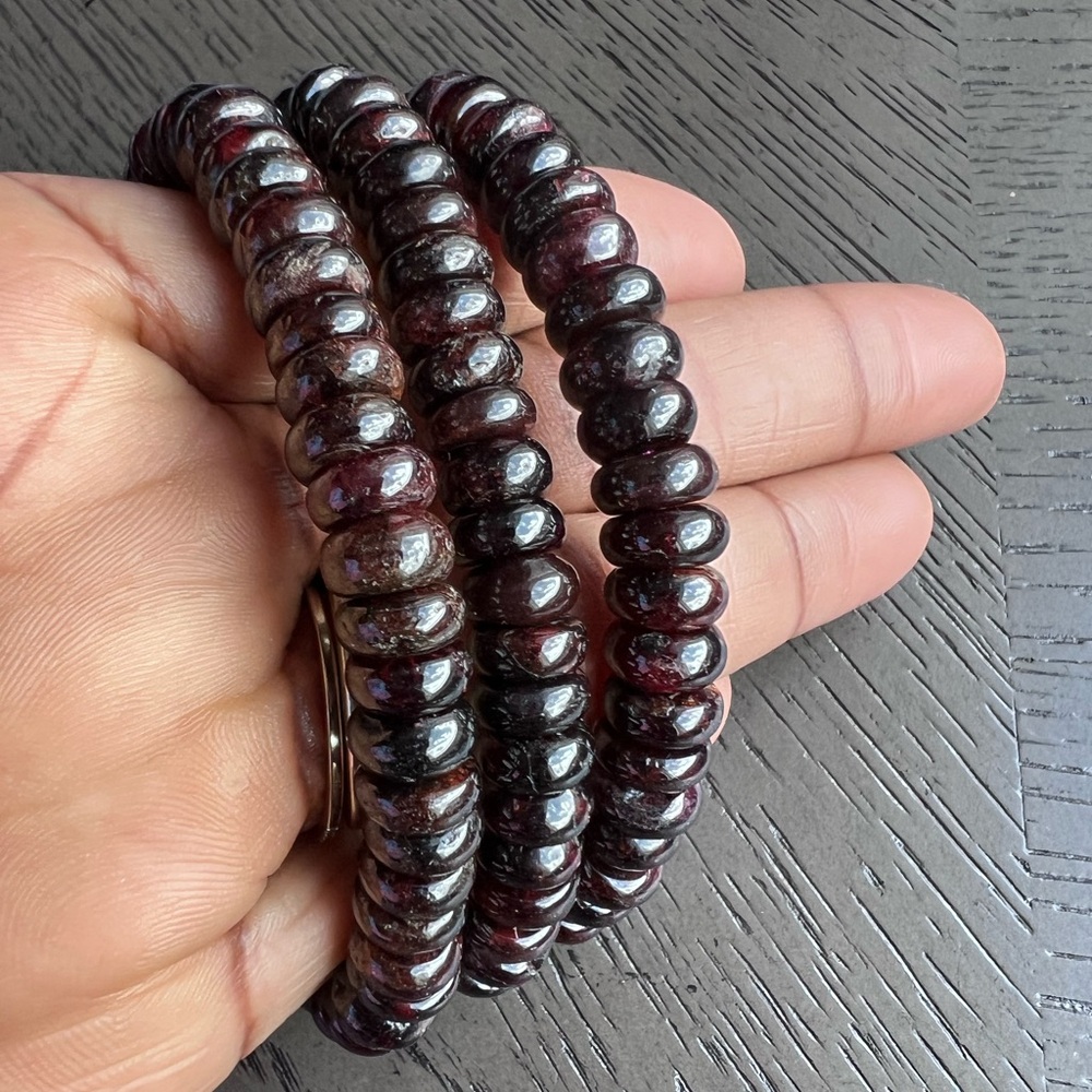 Garnet donut bracelet 6.5’ - Picture 6 of 6
